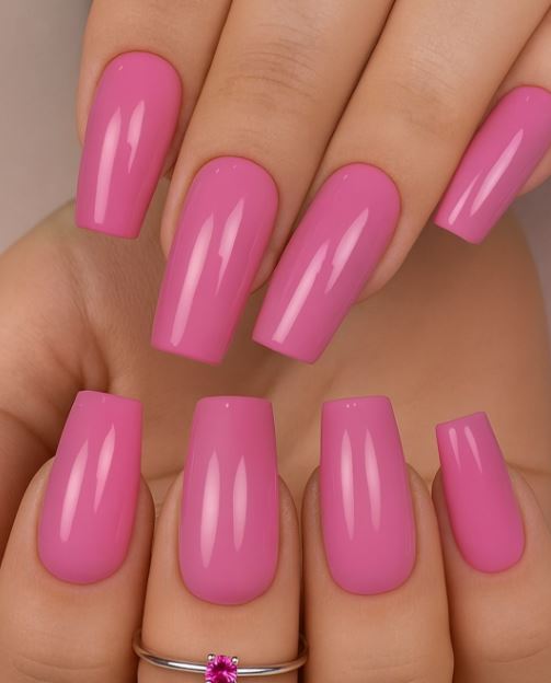 Unhas rosa simples e delicadas para qualquer ocasião.