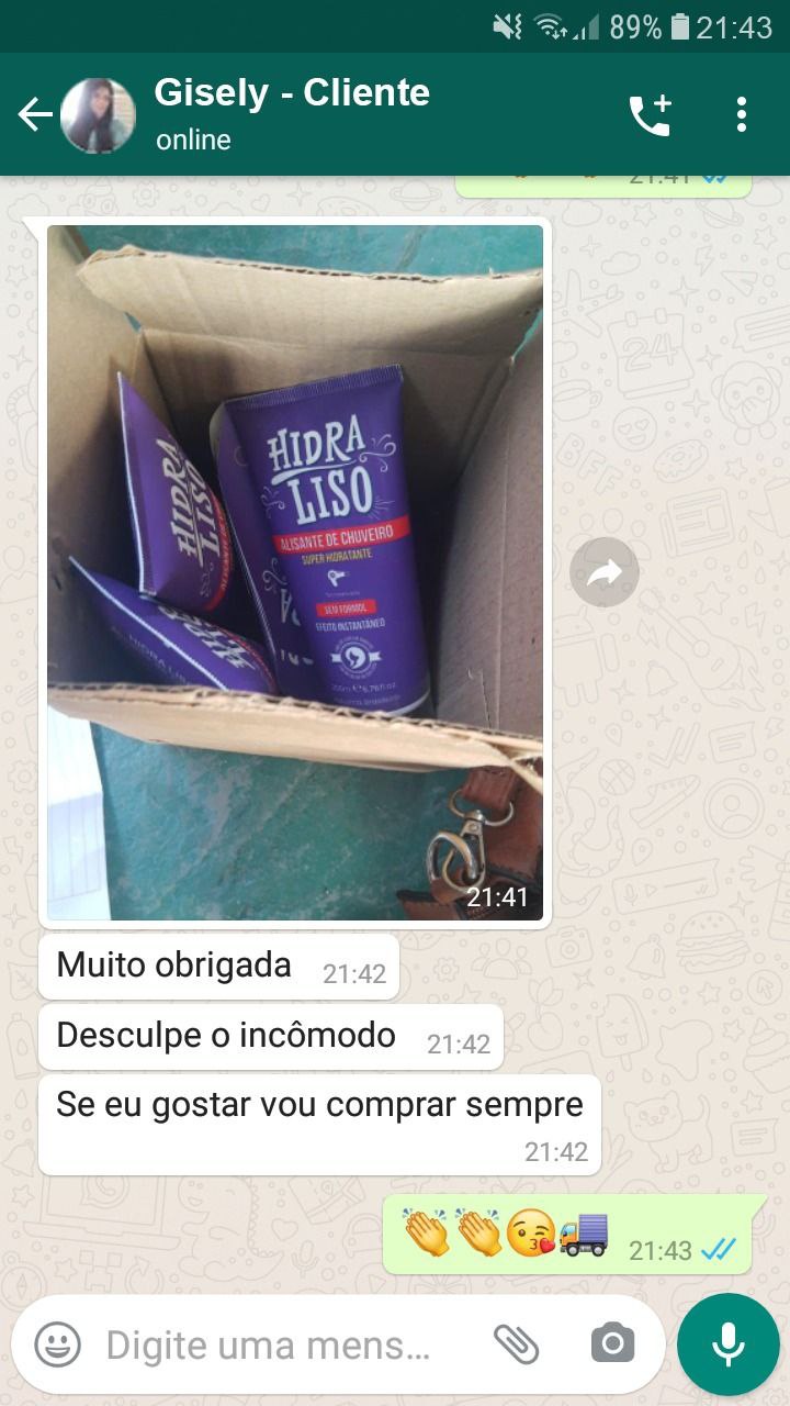Hidraliso brilho intenso e cabelo disciplinado.