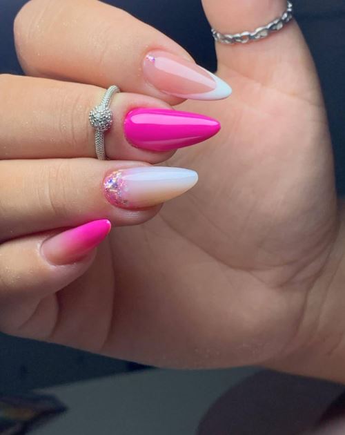 Unhas cor de rosa bonitas e inspiradoras.