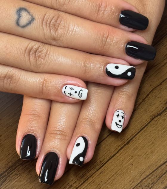 Unhas pretas com glitter degradê moderno