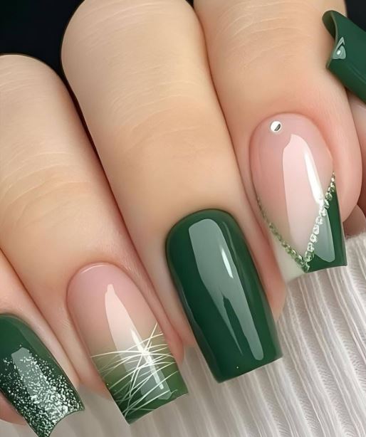Unhas verdes bonitas com nail art moderna e sofisticada