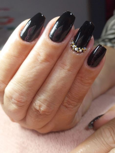 Unhas pretas decoradas simples e fáceis de fazer