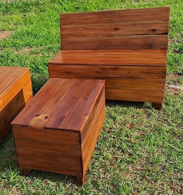 Sofá de pallet para terraço com visual aconchegante.